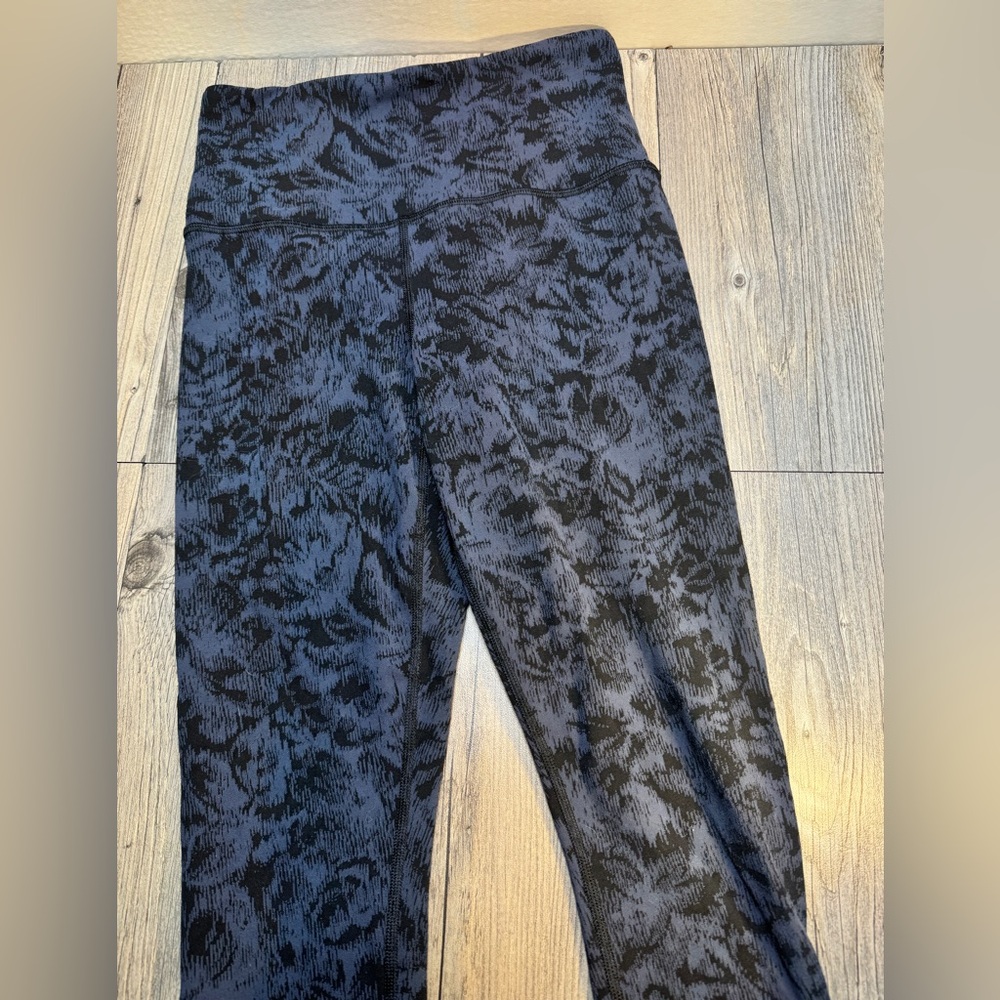 Athleta Women's Size XS Elation Textured Tight Leggings Stretch Pants Blue Black